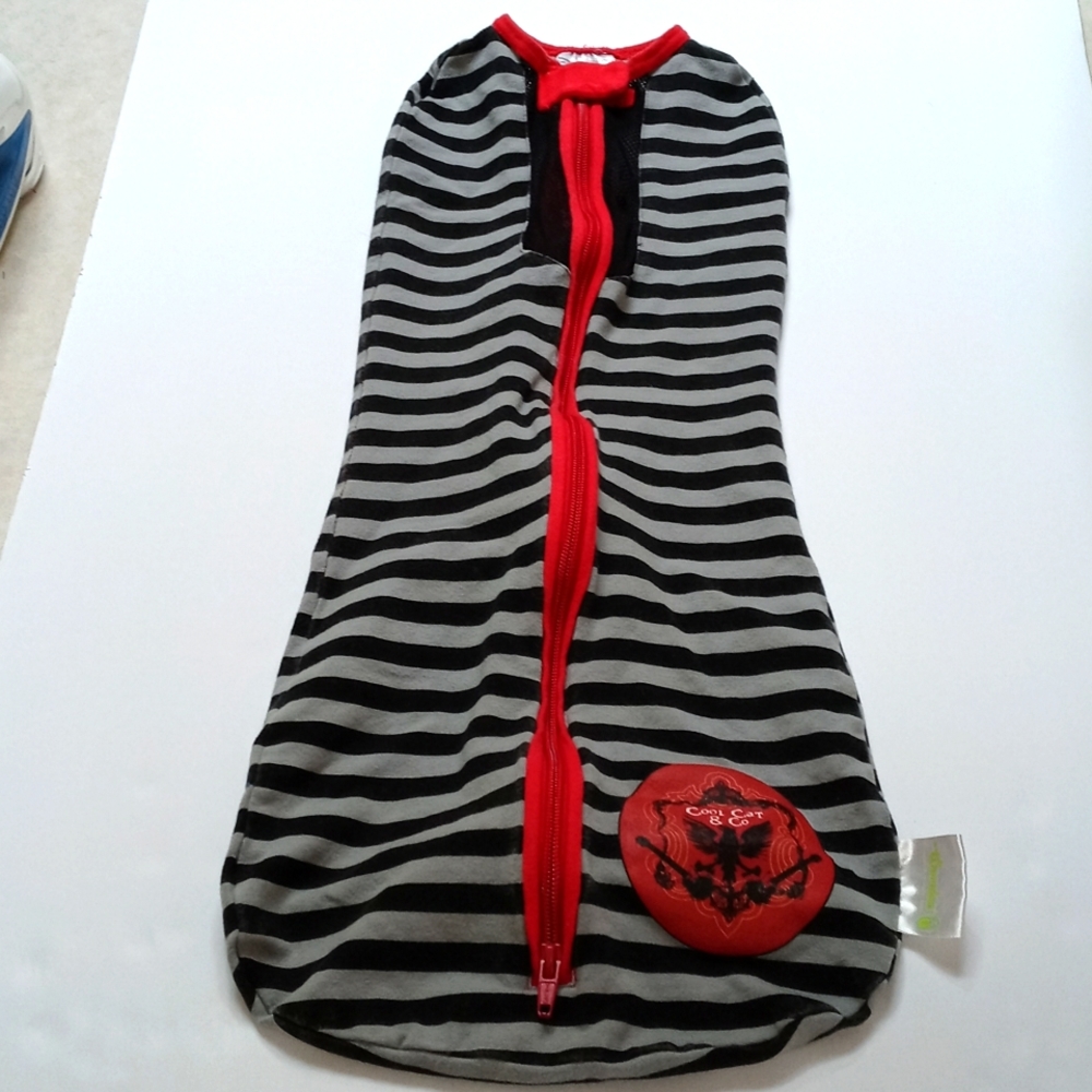 Woombie size small swaddle with front vent and dual direction zipper
